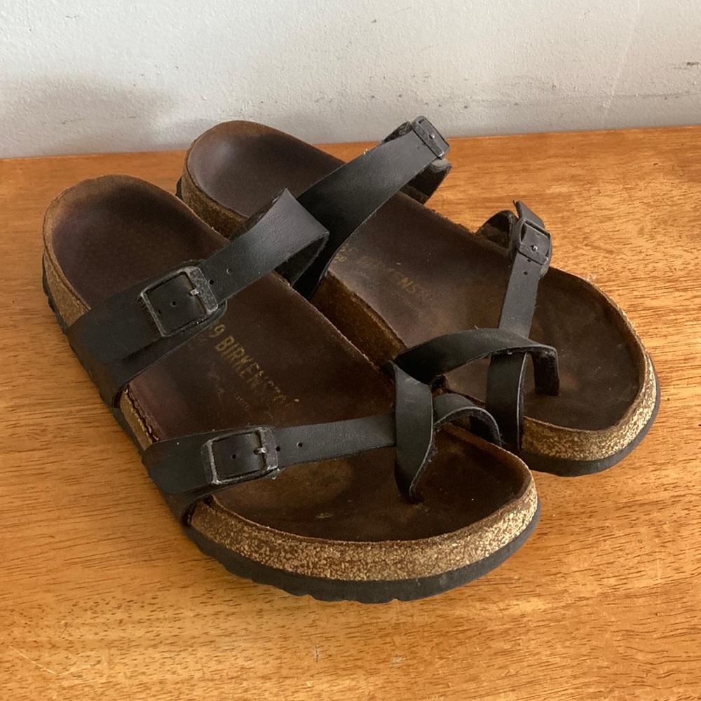 Birkenstock. Size 39. Black leather straps